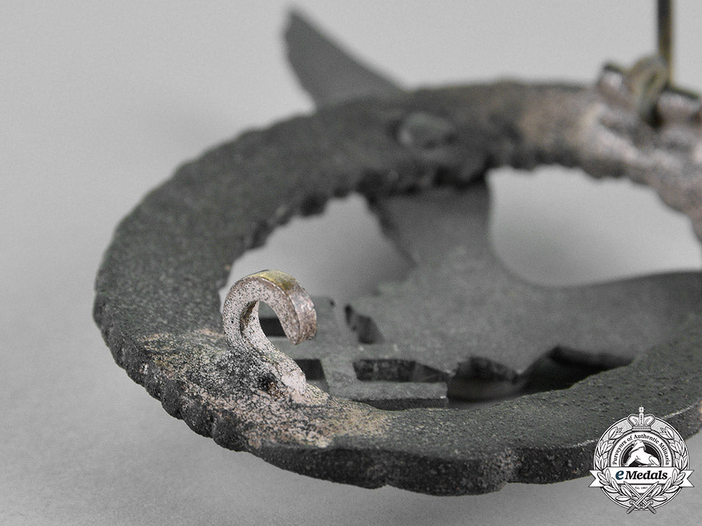 germany._a_luftwaffe_pilot_badge_by_an_unknown_maker_c18-017095