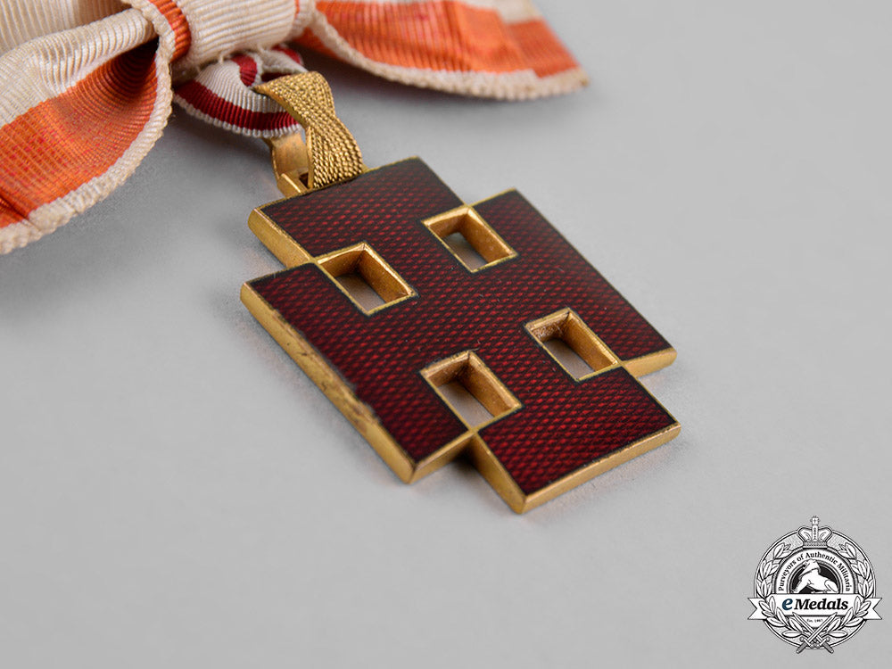 austria,_republic._an_austrian_merit_order,_gold_insignia_with_ladies_ribbon,_c.1936_c18-018693_1_1_1_1