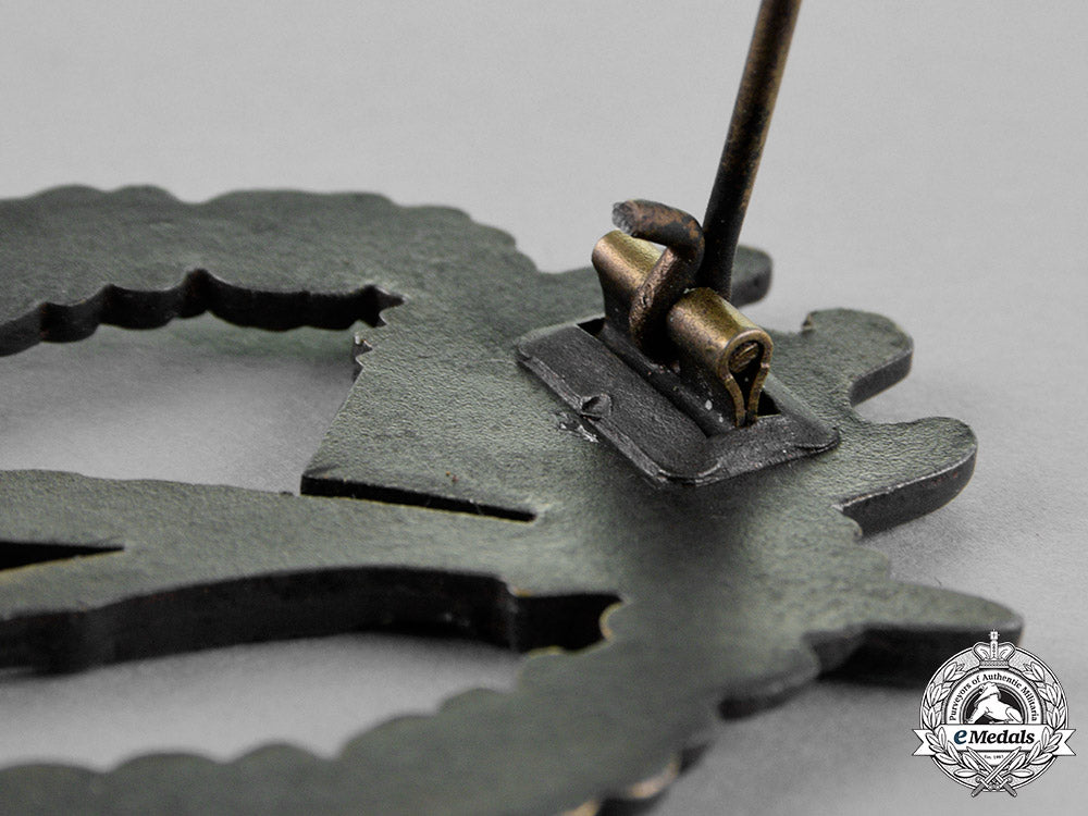 germany,_wehrmacht._an_infantry_assault_badge,_bronze_grade_c18-019385