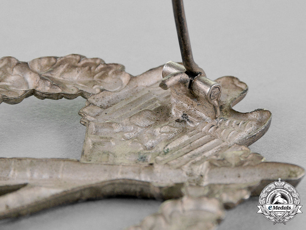 germany._an_infantry_assault_badge,_silver_grade,_juncker_c18-019587