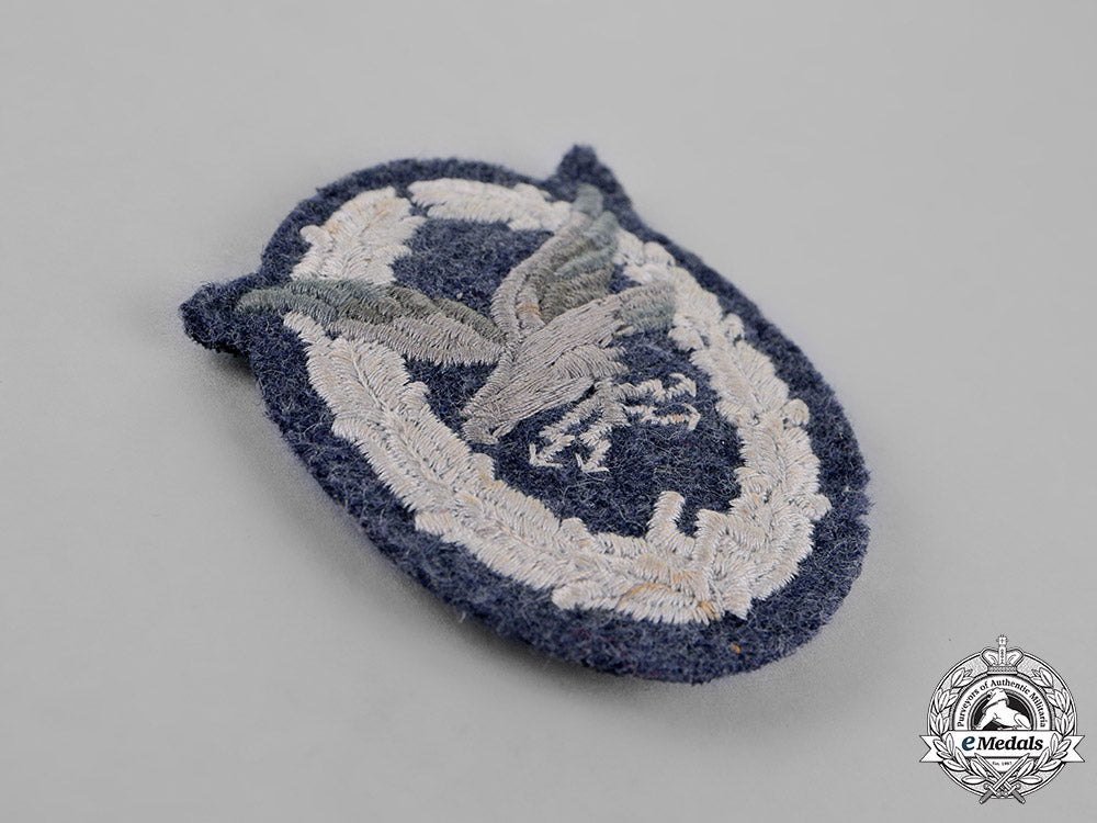 germany,_luftwaffe._a_radio_operator_badge,_padded_cloth_version_c18-019734