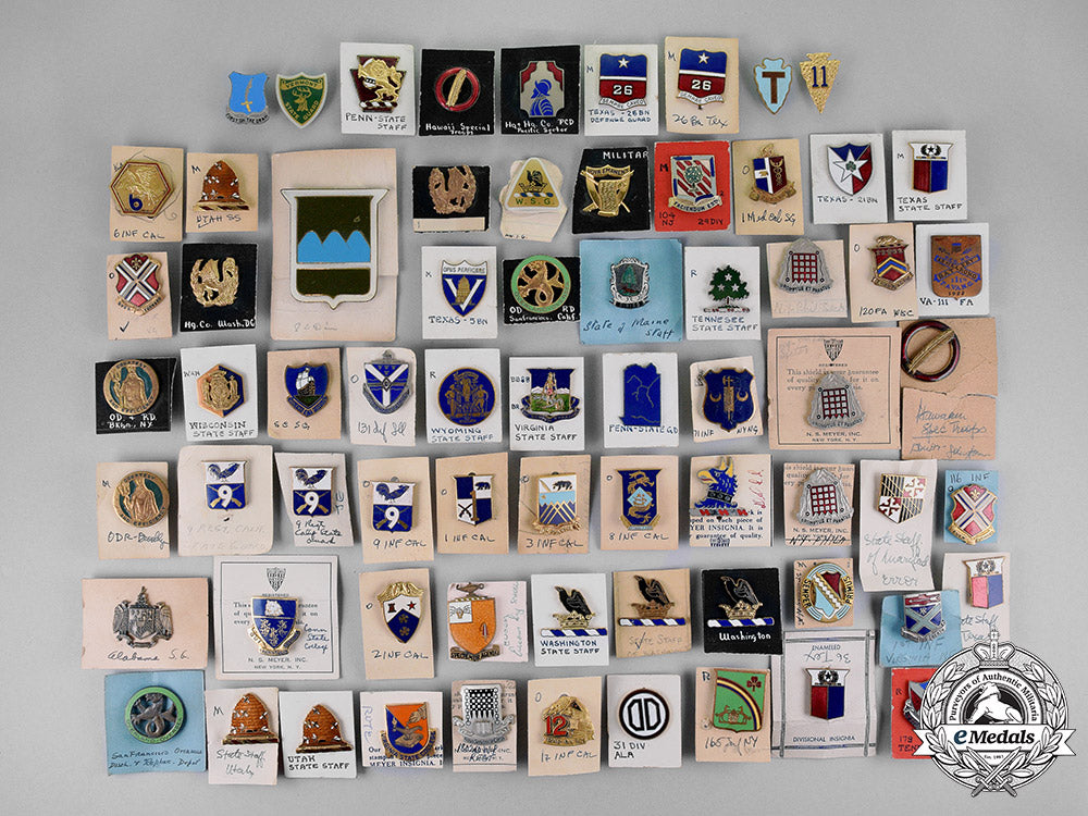 united_states._a_lot_of_seventy_military_insignia_badges_c18-020060