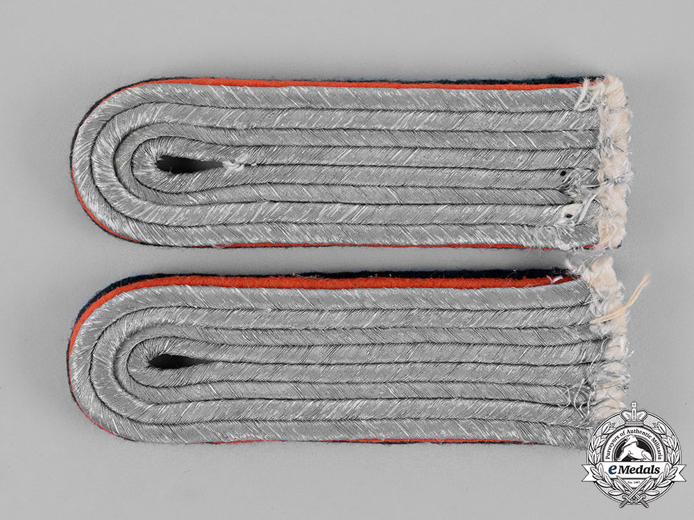 germany,_wehrmacht._a_set_of_wehrmacht_reserve_artillery_lieutenant_shoulder_boards_c18-020262