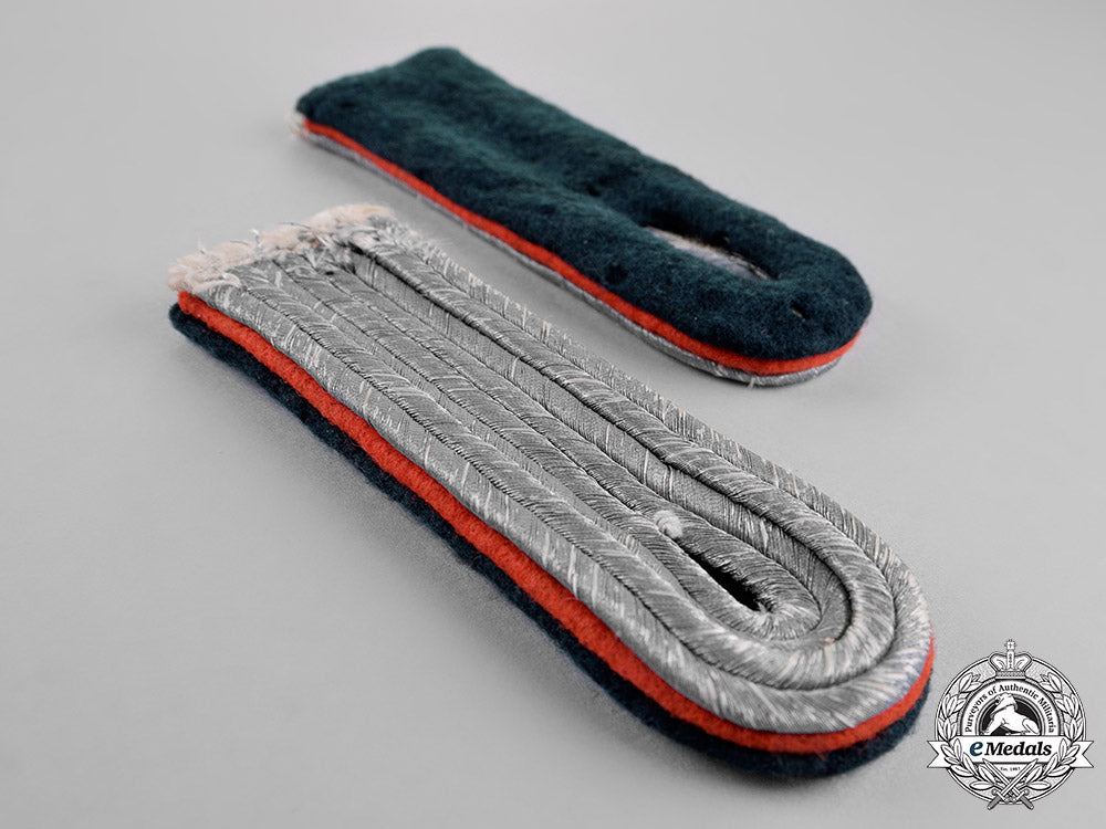 germany,_wehrmacht._a_set_of_wehrmacht_reserve_artillery_lieutenant_shoulder_boards_c18-020264