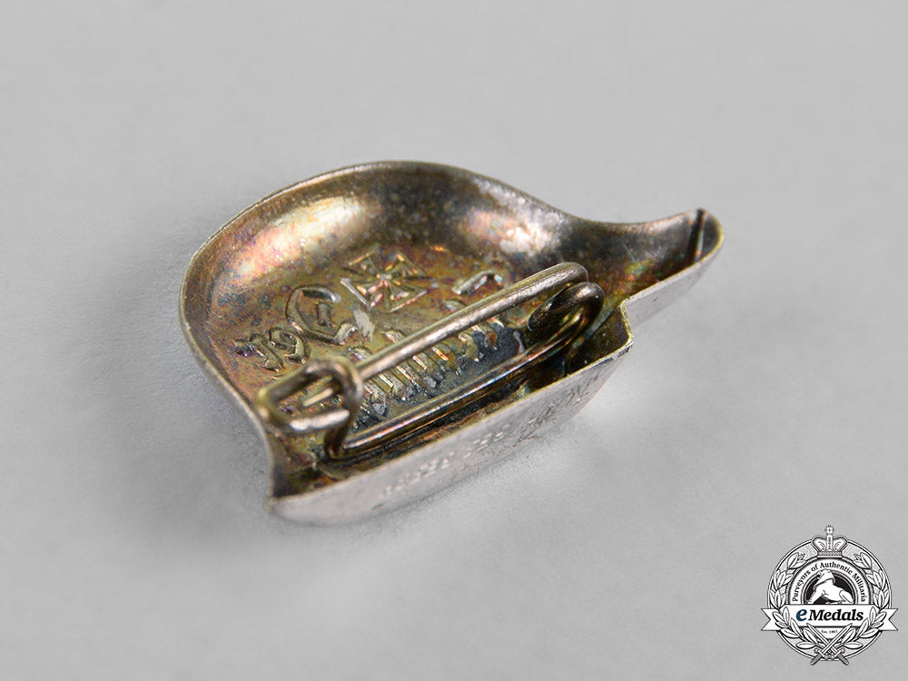 germany,_der_stahlhelm._a_grouping_of_two_stahlhelm_veteran’s_association_pins_c18-020512