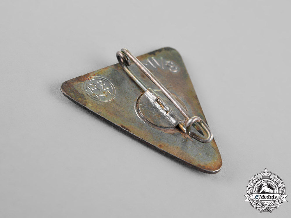 germany._a_national_socialist_women’s_league_membership_badge,_third_type,_by_ferdiand_wagner_c18-020711