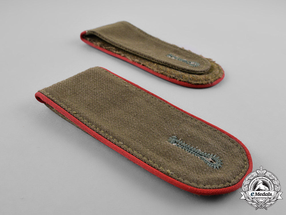 germany,_dak._a_set_of_tropical_enlisted_artillery_shoulder_straps_c18-022107