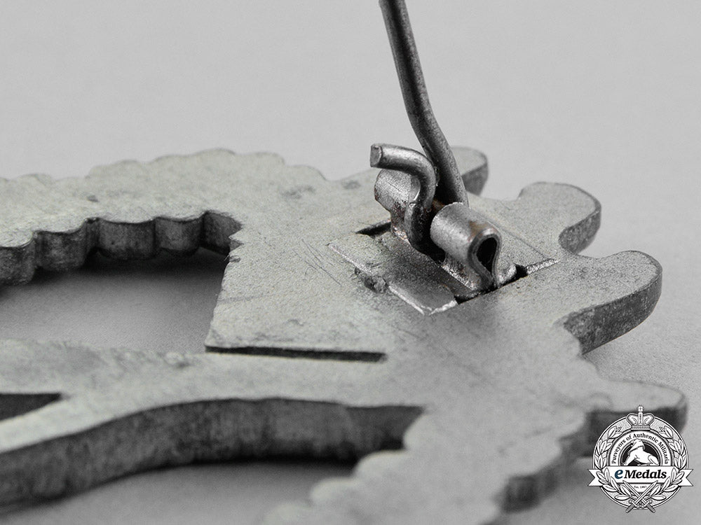 germany,_heer._a_silver_grade_infantry_assault_badge_c18-022145