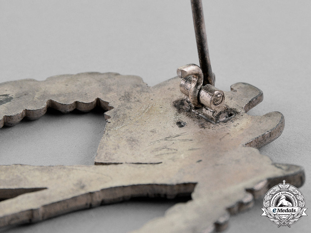 germany,_heer._a_bronze_grade_infantry_assault_badge_c18-022187