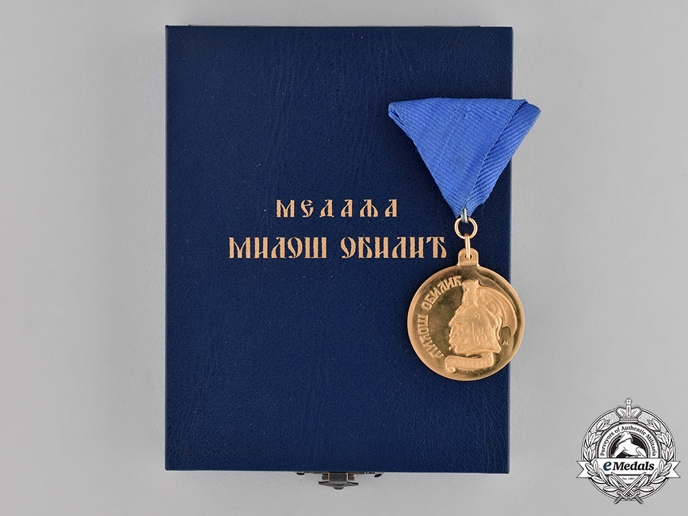 republic_of_serbia._a_gold_arkan's_medal_for_bravery_miloš_obilić_c18-022393_1_1_1_1_1_1