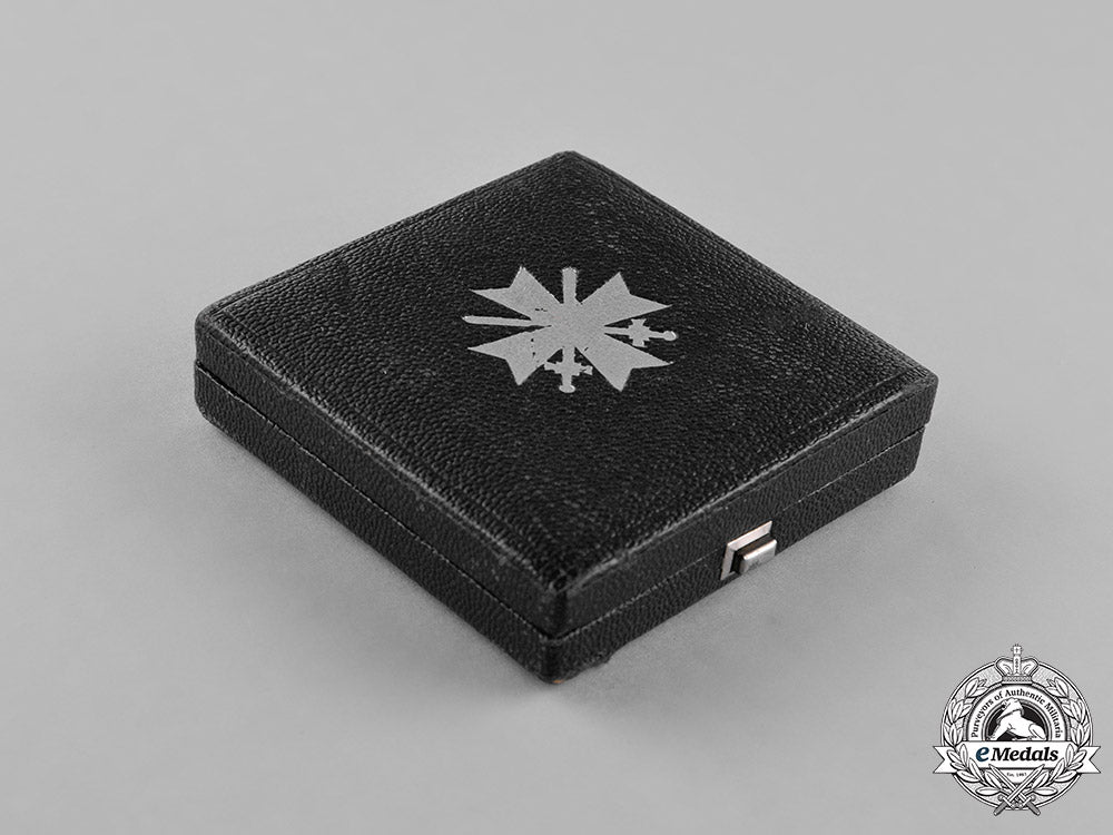 germany._a_war_merit_cross_first_class_with_swords,_in_its_presentation_case_of_issue_c18-022649