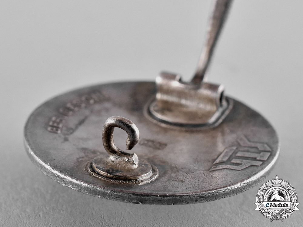 germany,_weimar_republic._a1929“_der_stahlhelm”_badge;_silver_c18-023219