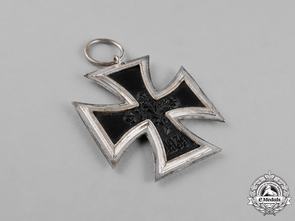 germany,_federal_republic._an_iron_cross1939_second_class,_alternative1957_version_c18-023543