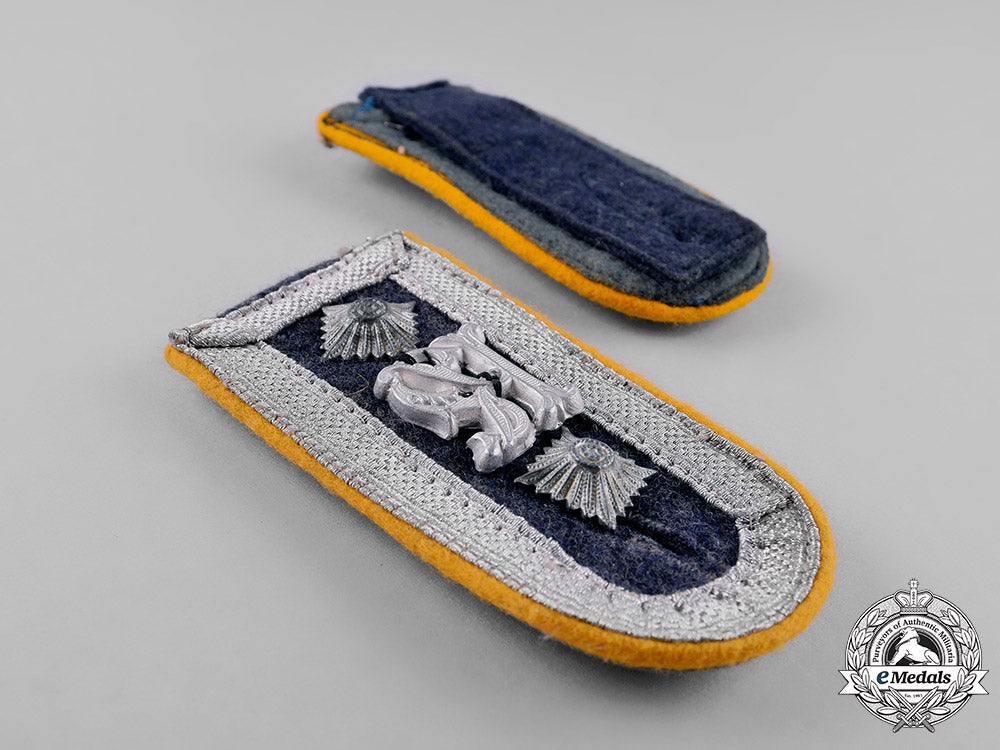 germany,_luftwaffe._a_set_of_oberfeldwebel_officer_school_shoulder_boards_c18-024208