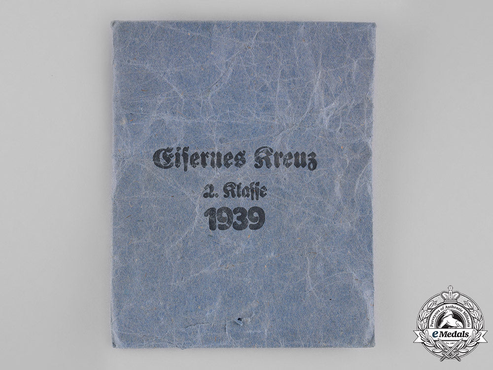 germany._an_iron_cross1939_second_class,_by_klein&_quenzer_a.g._in_its_packet_of_issue_c18-024396