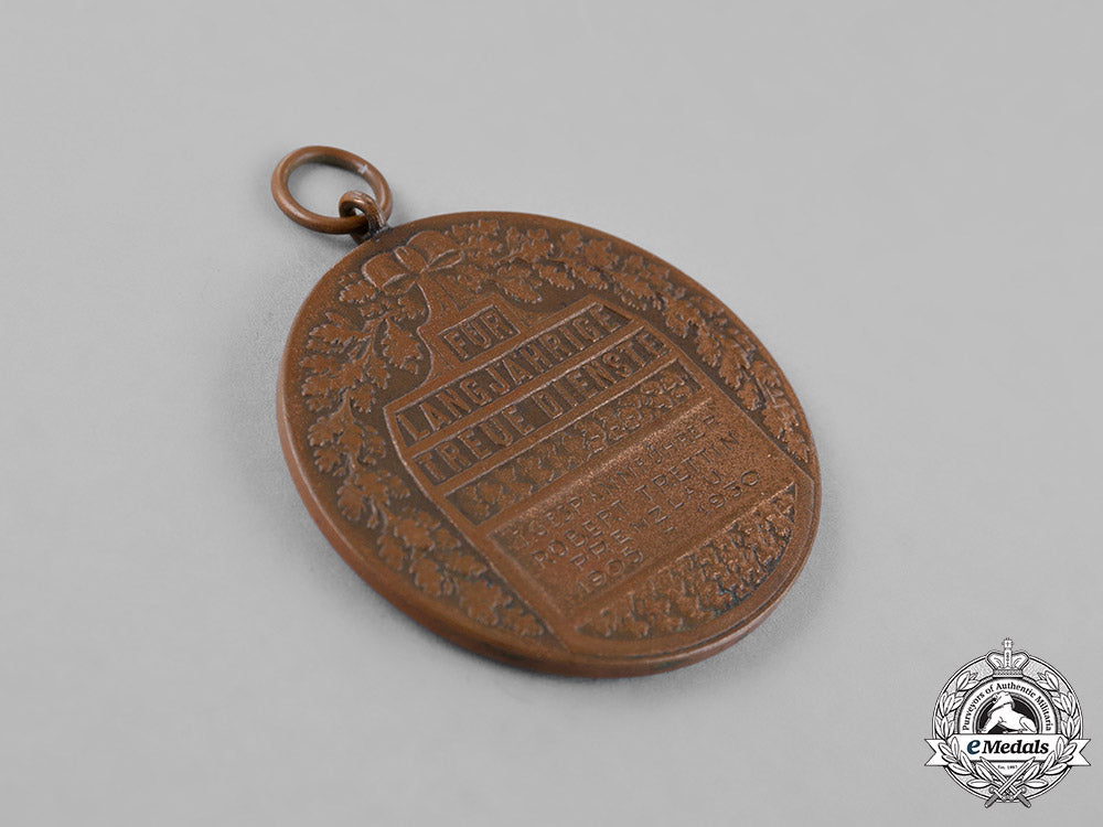 germany,_weimar._a_named25-_year_long_service_award_at_the_chamber_of_agriculture_of_berlin_c18-024723