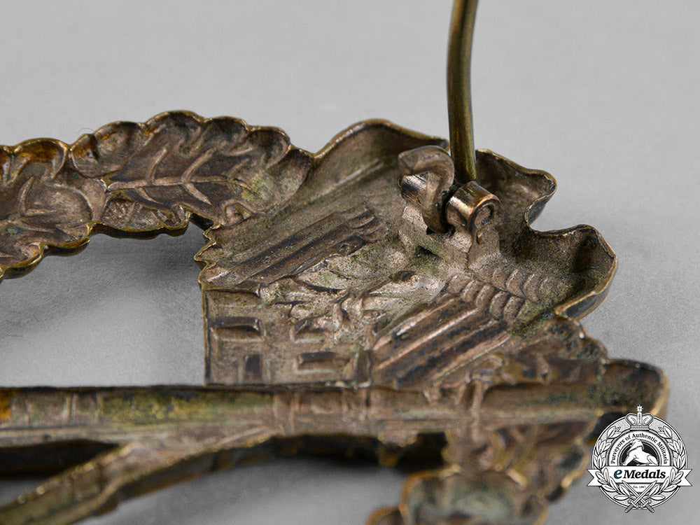 germany._an_early_silver_grade_infantry_assault_badge_c18-026302