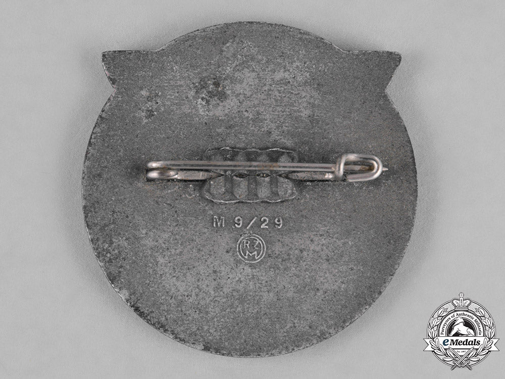 germany._a1939_borna_nsdap_district_council_day_badge_c18-026669