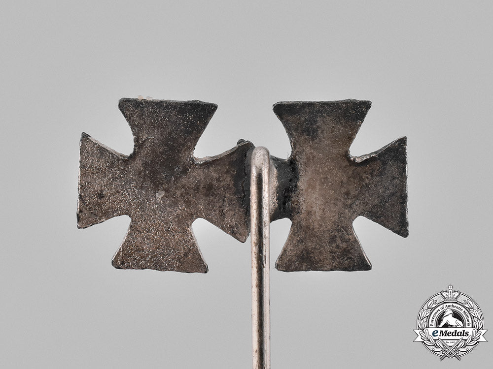 germany._three_miniature_stickpins_c18-027292