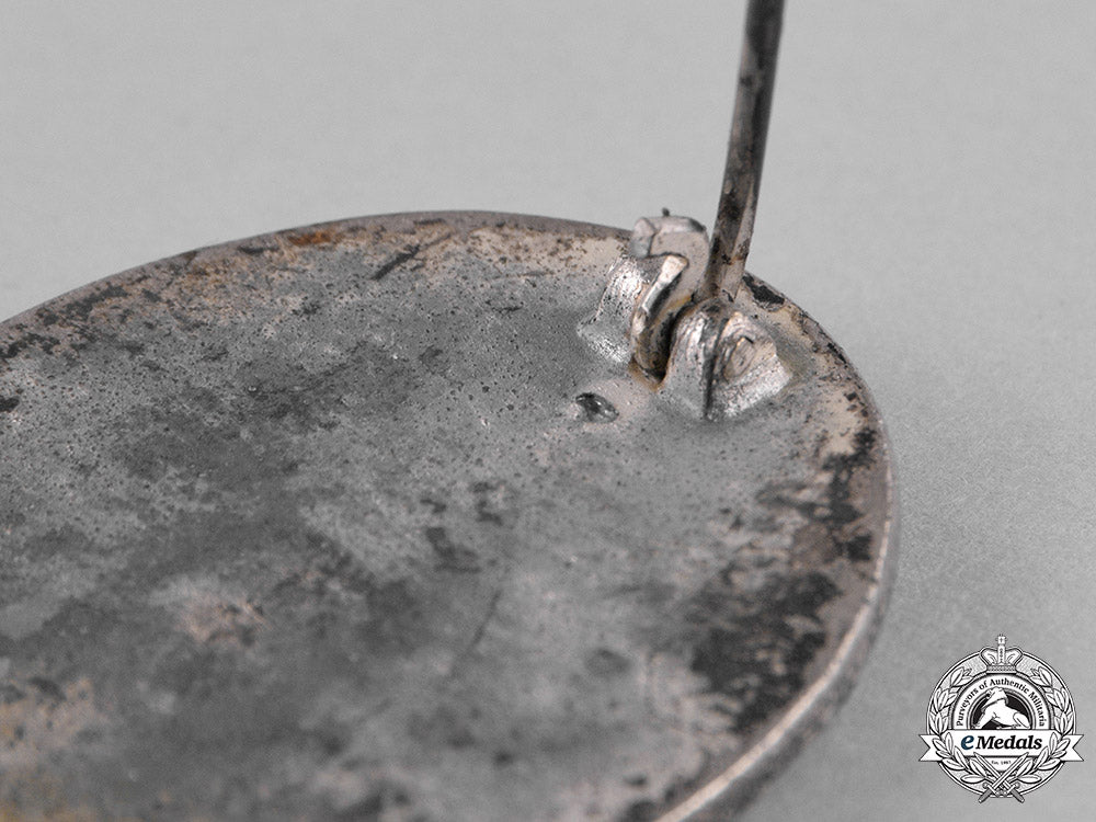 germany,_wehrmacht._a_wound_badge,_silver_grade,_c.1943_c18-028119