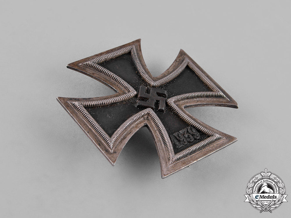 germany,_wehrmacht._a_i._class_iron_cross1939,_by_schauerte&_höhfeld,_uncommon_variant_c18-028139