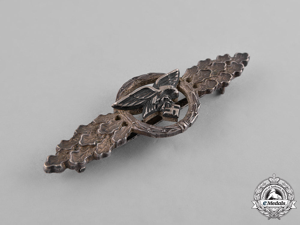 germany._a_luftwaffe_front_flying_clasp_for_transport_pilots,_silver_grade_c18-028182