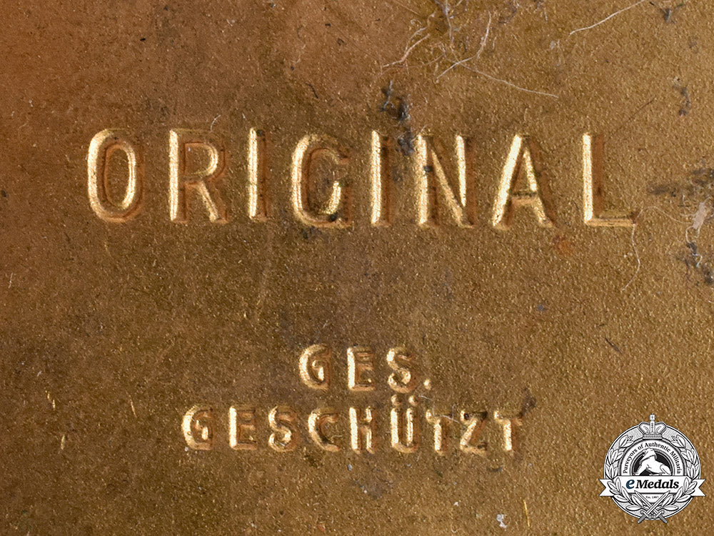 germany,_weimar._a_prussian_fire_brigade_long_service_medal_c18-028679