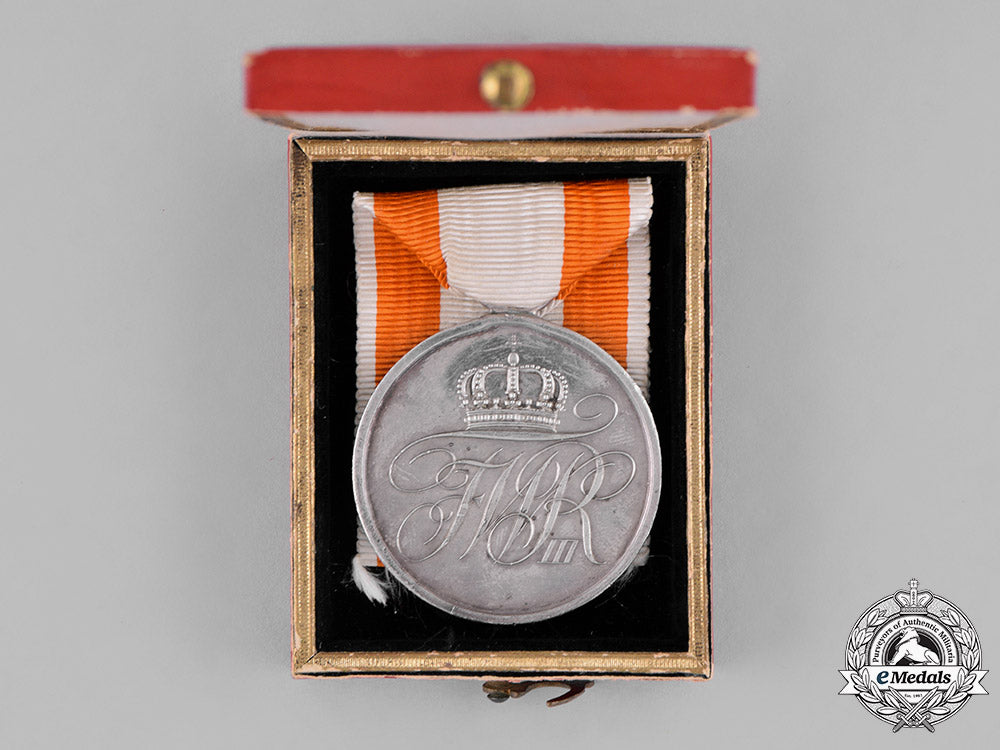 prussia,_kingdom._a_cased_prussian_general_honour_medal_c18-029202
