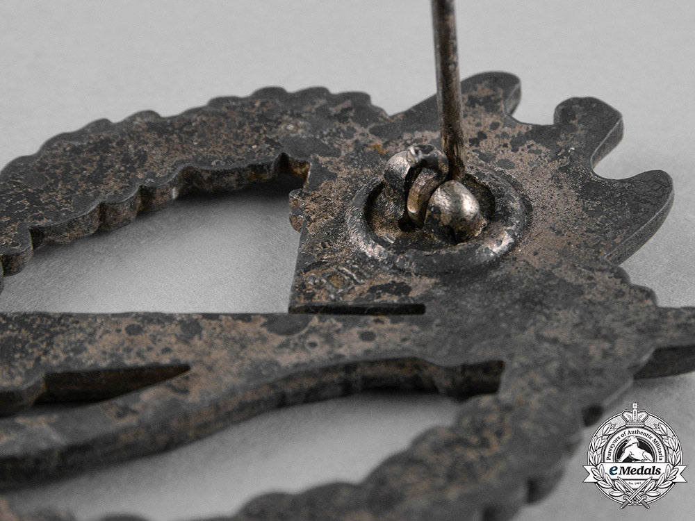germany._a_infantry_assault_badge,_silver_grade,_by_hermann_aurich_c18-029947