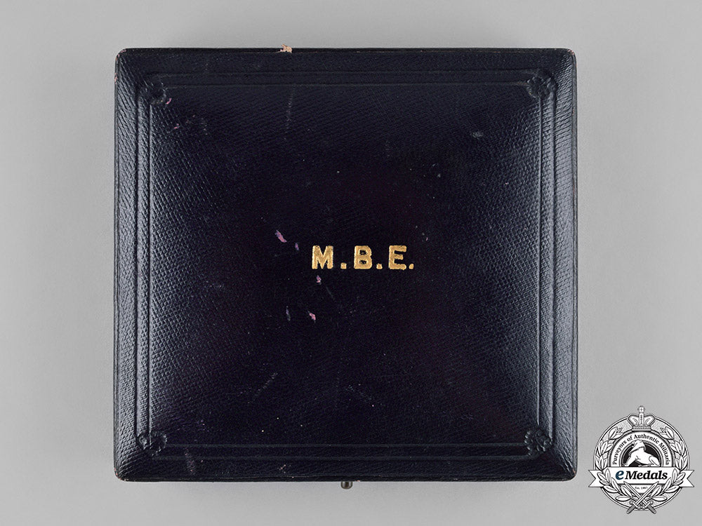 united_kingdom._a_most_excellent_order_of_the_british_empire,_lady’s_member,_miniature_and_case_c18-031087