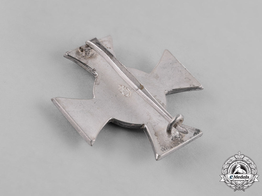 mecklenburg_strelitz._a1914_silver_bravery_cross,_first_class_by_meybauer_c18-031509