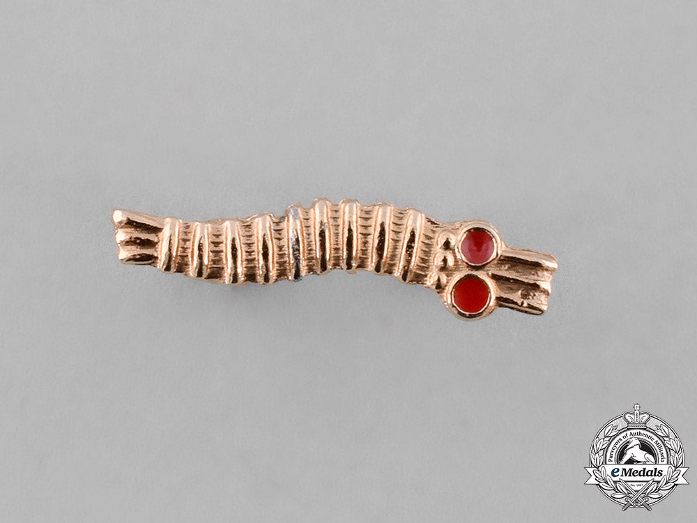 canada._a_contemporary_caterpillar_club_lapel_pin_c18-031825