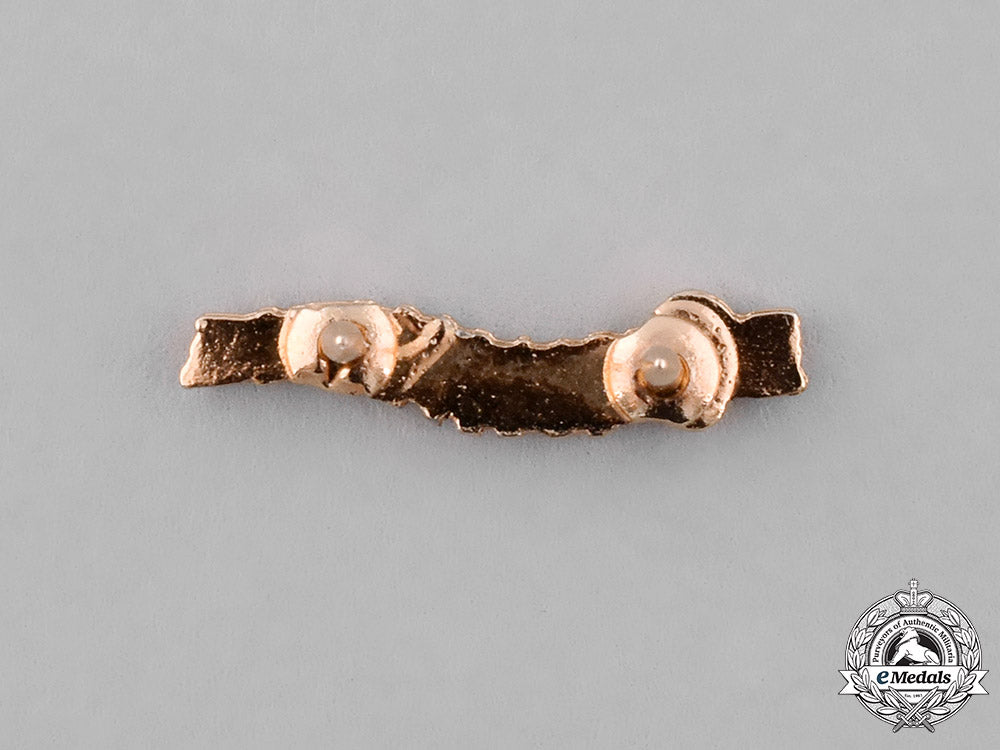 canada._a_contemporary_caterpillar_club_lapel_pin_c18-031826