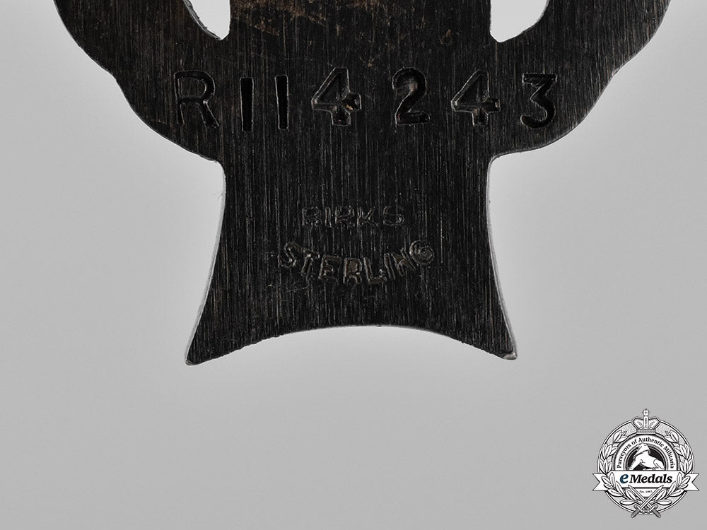 canada._two_memorial_crosses_to_sgt_freeman,_civilian_training_instructor_c18-031968