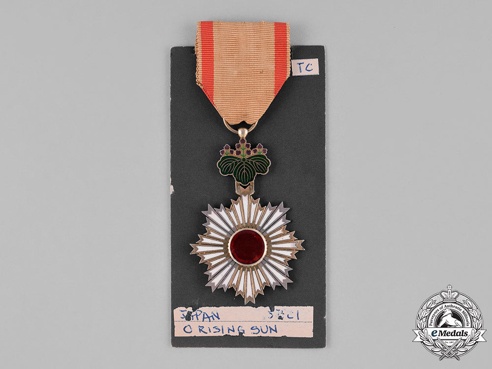 japan,_empire._an_order_of_the_rising_sun,_v_class,_c.1920_c18-032295