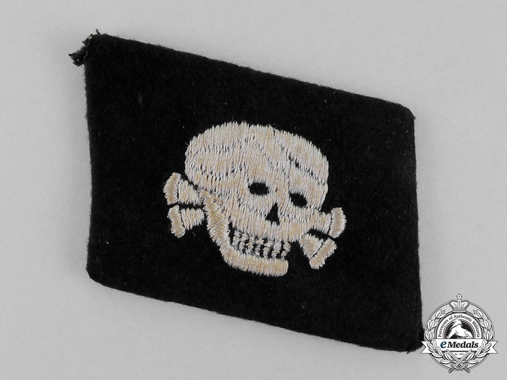 germany._a_single_waffen-_ss_totenkopfverband_collar_tab;_first_pattern_c18-0327