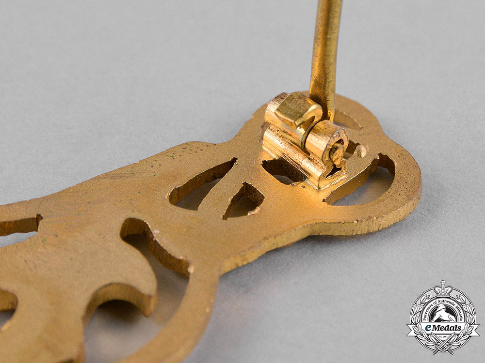 germany,_federal_republic._a_small_battle_unit_combat_clasp,_gold_grade,_alternative1957_version_c18-033408