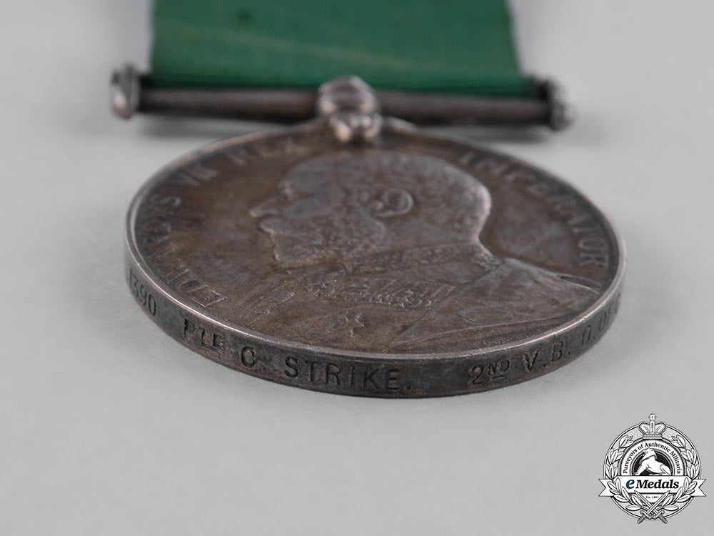 great_britain._volunteer_long_service_medal,_to_private_c._strike,2_nd_volunteer_battalion,_duke_of_cornwall's_light_infantry_c18-034944
