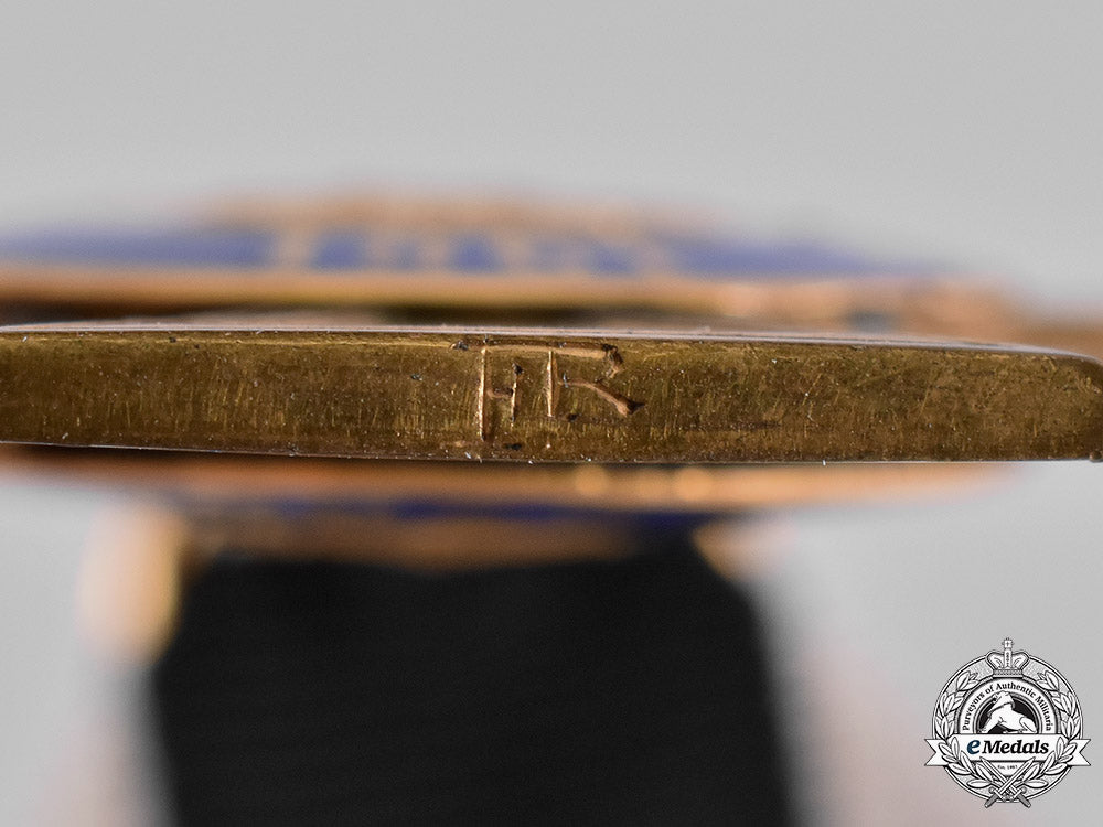 prussia,_state._a_royal_order_of_the_crown,_iv_class_with_swords,_c.1914_c18-035066