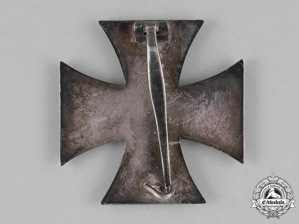 germany,_wehrmacht._a1939_iron_cross_first_class_c18-036187