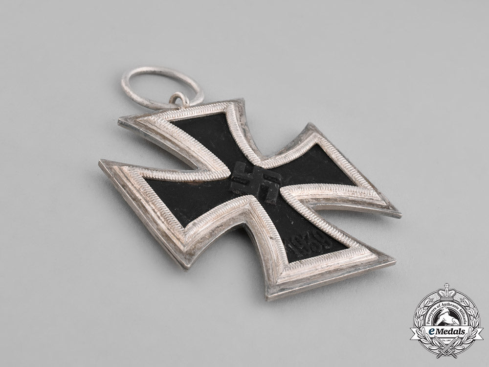germany,_wehrmacht._a1939_iron_cross_second_class_c18-036360