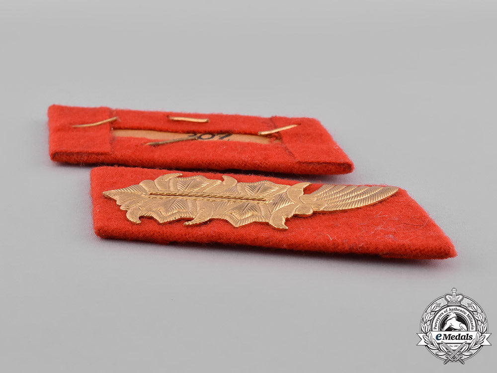 germany,_ddr._a_set_of_east_german_general_collar_tabs_c18-036937