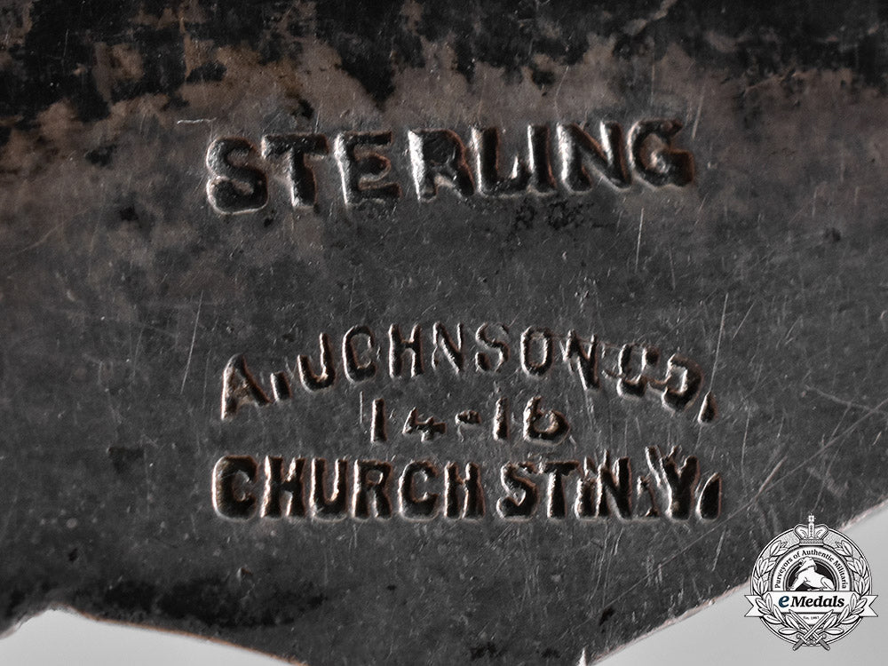 united_states._an_air_service_pilot_badge_by_a._johnson_of_new_york,_c.1918_c18-038720