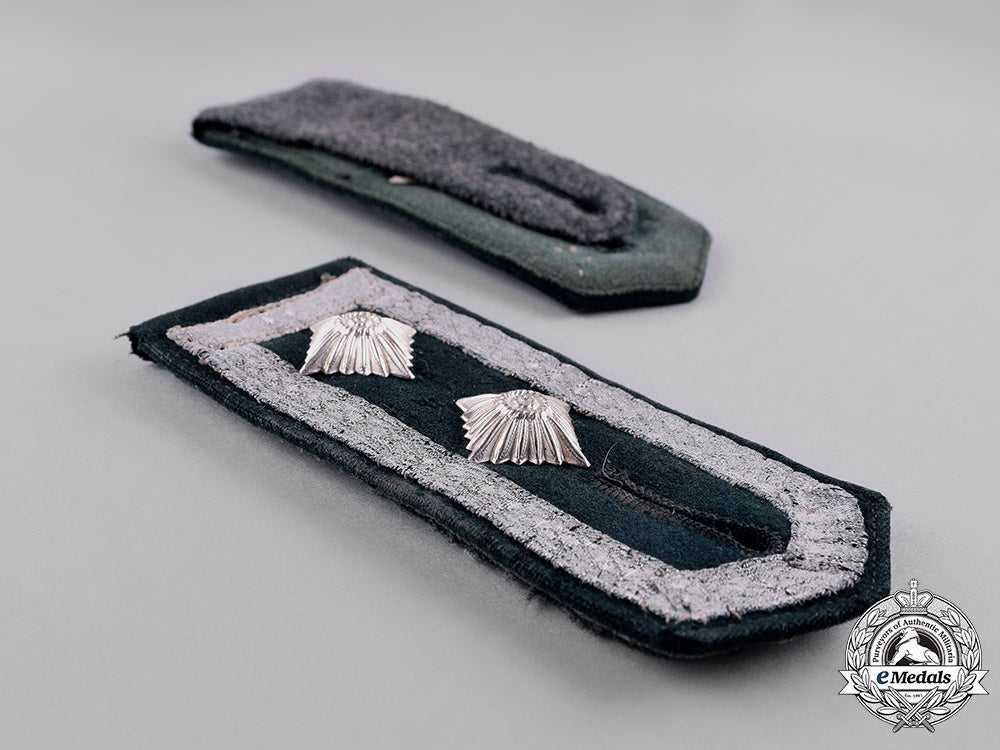 germany,_heer._a_pair_of_oberfeldwebel’s_transitional_shoulder_straps_c18-039672_1_1