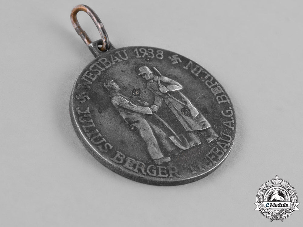 germany,_third_reich._a1938_comemmorative_westwall_construction_medal_c18-039880