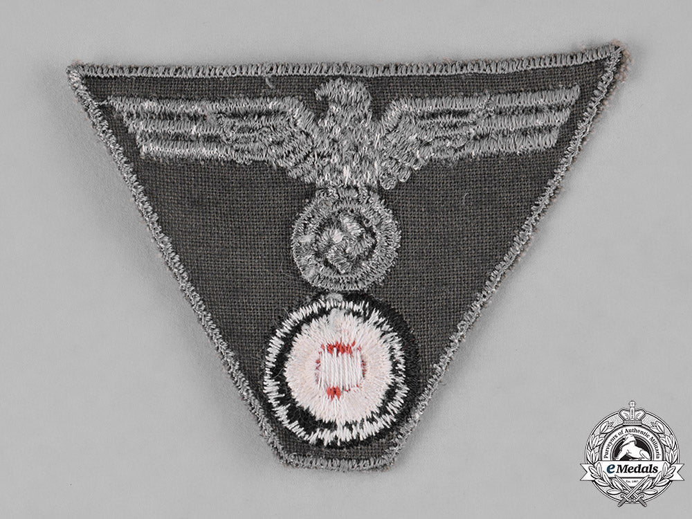 germany,_wehrmacht._a_wehrmacht_nco_m43_cap_insignia_c18-040663