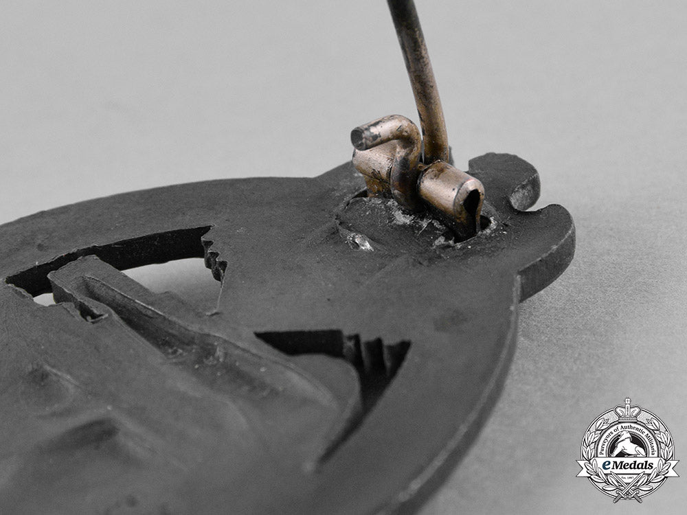 germany,_wehrmacht._a_panzer_assault_badge,_silver_grade,_by_rudolf_richter_c18-041395