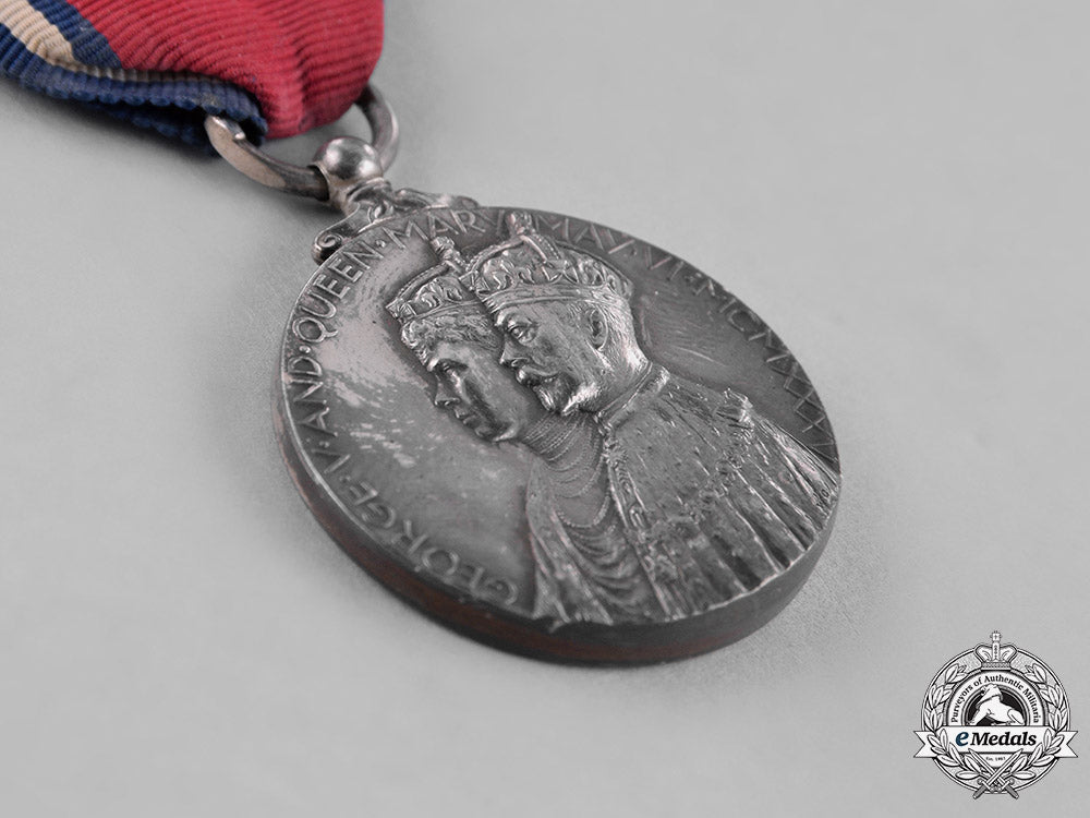 canada._a_first_war_group_to_nursing_sister_hamilton,_canadian_army_medical_corps_c18-041588