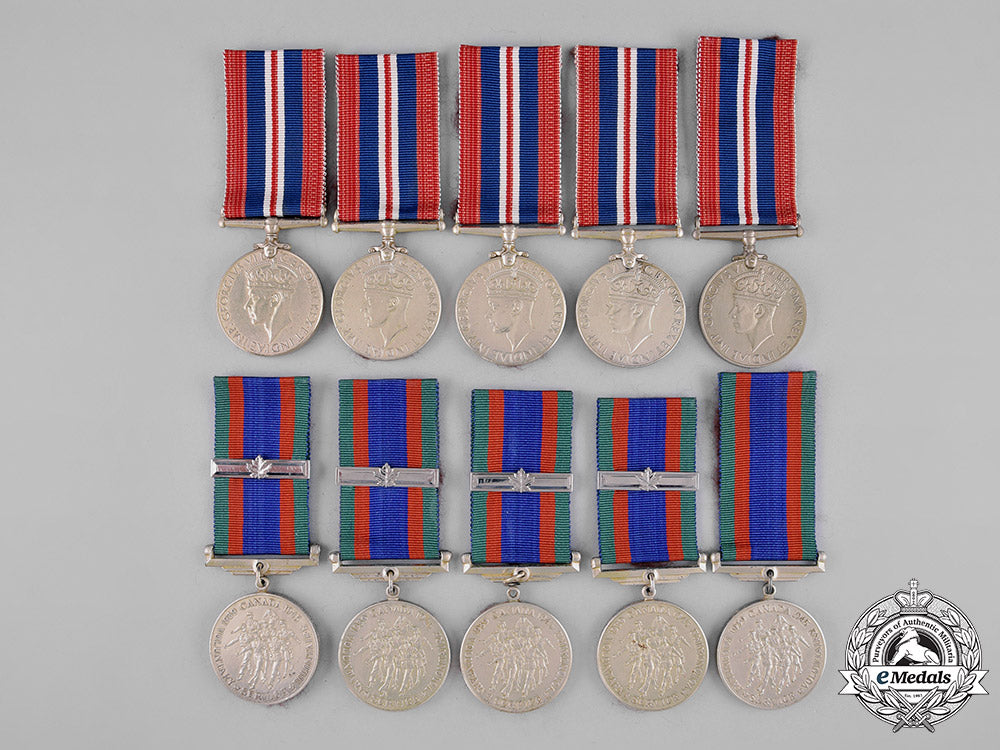 united_kingdom._a_lot_of_nineteen_second_war_awards_c18-042271
