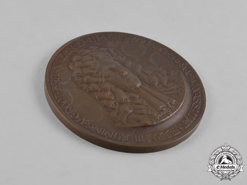 netherlands,_kingdom._a_lot_of_three_royal_medallions_c18-043746_1_1_1_1_1_1_1_1